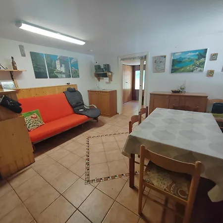 Koca Planika, Sviscaki Ilirska Bistrica